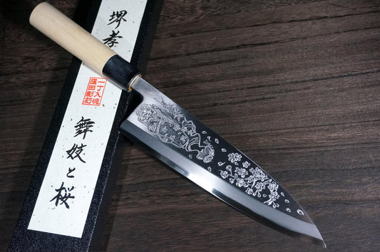 Delving into the 15 Degrees: The Allure of Japanese Knife Craftsmanship